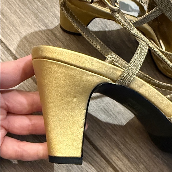 New Easy Street Starlight Gold Satin Glitter Slingback Heels Sz 7 M - Picture 7 of 10